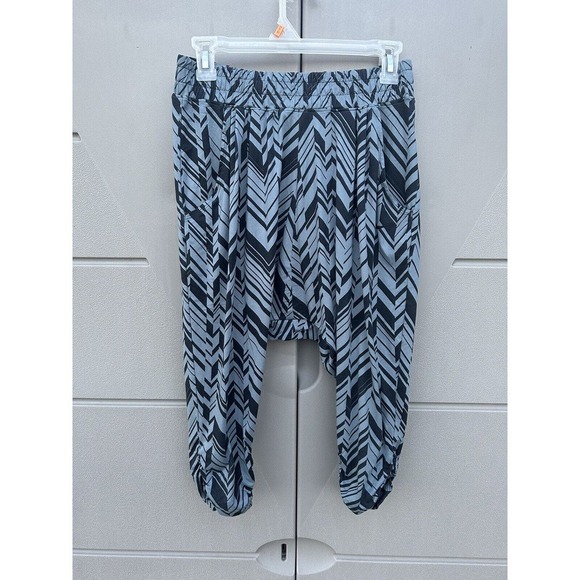 NIKE WOMEN’S GRAY BLACK Y2K DRI-FIT AVANT MOVE HAREM CAPRI CROP PANTS SZ XS - Picture 4 of 8